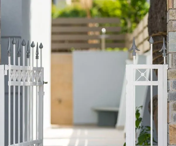 Saint Lucas Aparthotel 3*